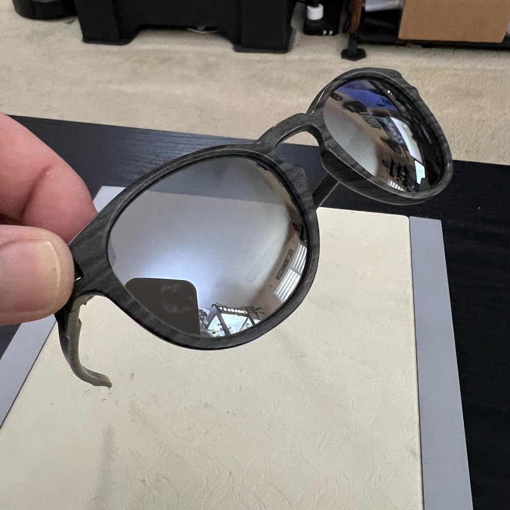 Oakley Latch Woodgrain with mirror lenses